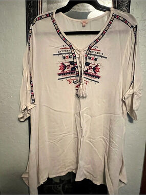 Reba Embroidered Tunic in White & Red Size XL